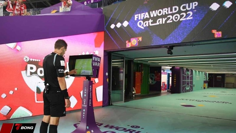 Công nghệ VAR và những tranh cãi xung quanh